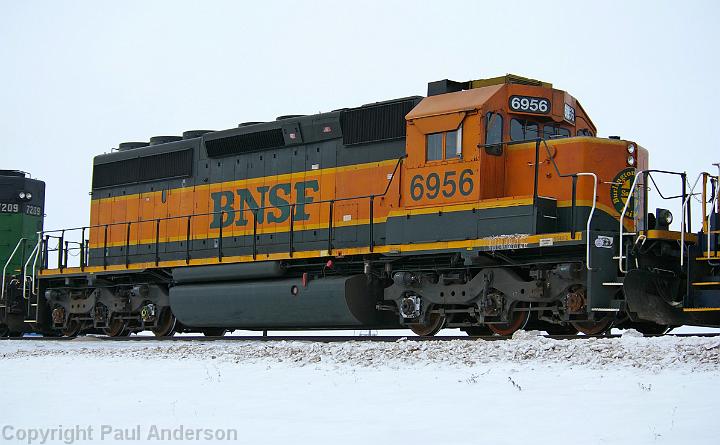 BNSF 6956 - SD40-2.jpg